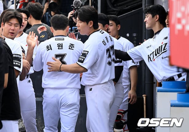 KT Wiz Edges LG Twins 7-6 on Choi Won-jun's Base-Running