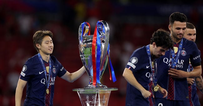 Lee Kang-in's Trophy Moment Cut Sparks Asian Passing Debate