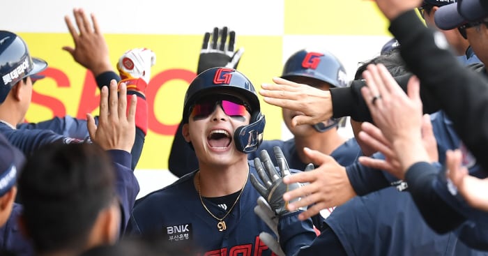 외국인 원투펀치 기대를 다룬 기사 썸네일