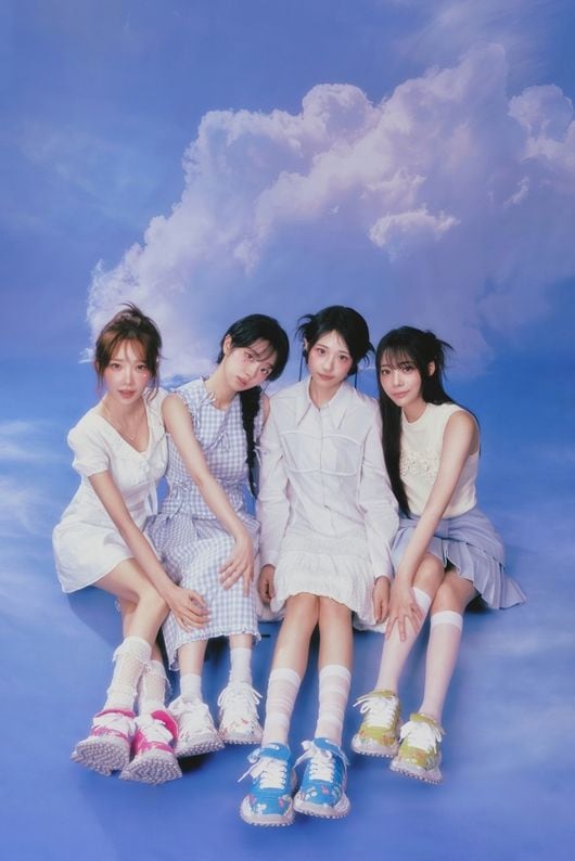 QWER Concludes Debut World Tour With Seoul Encore qwer-concludes-debut-world-tour-with-seoul-encore