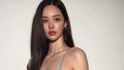 '배드민턴 은퇴→라이버 변신' 日 국가대표 출신 미녀, AI 의혹에 동영상 공개..."AI 착각할 정도로 미인" 감탄