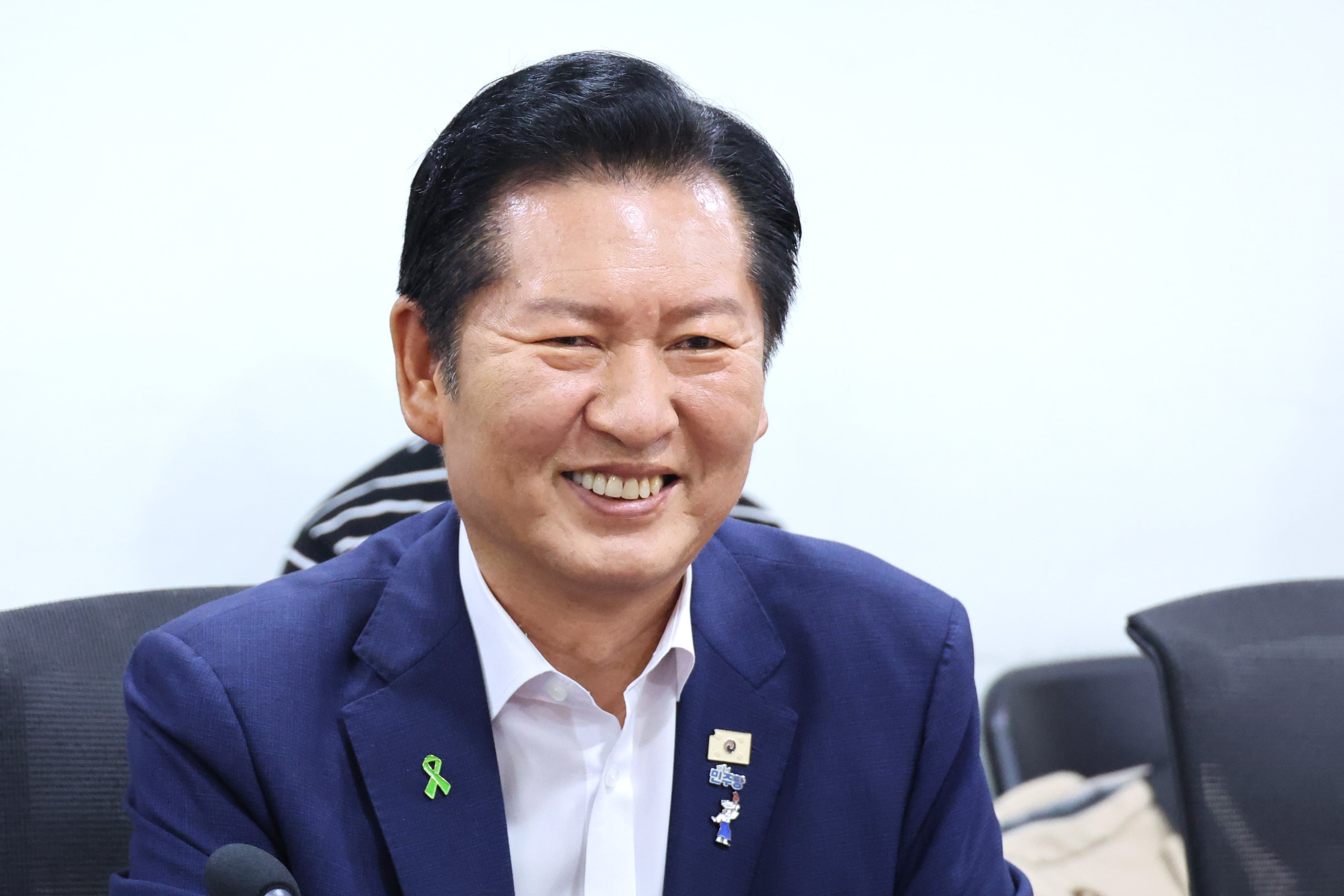 정청래 “하룻밤 사이 후원금 3억8000만원 쏟아져…눈물나게 고마운 일”