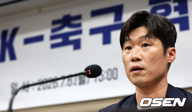 “박지성·이영표가 뭘 안다고?” 지역 축구협회장 직격에…박지성 “그 위치에 안 맞는 행동”