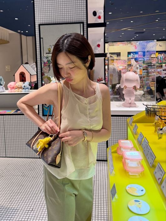 "이 몸매가 정녕 쌍둥이 엄마?"...레이디제인, 출산 1년 만에 '소멸 직전' 파격 근황