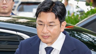 Prosecutors Dismiss Arrest Warrant for HYBE Chairman Again
