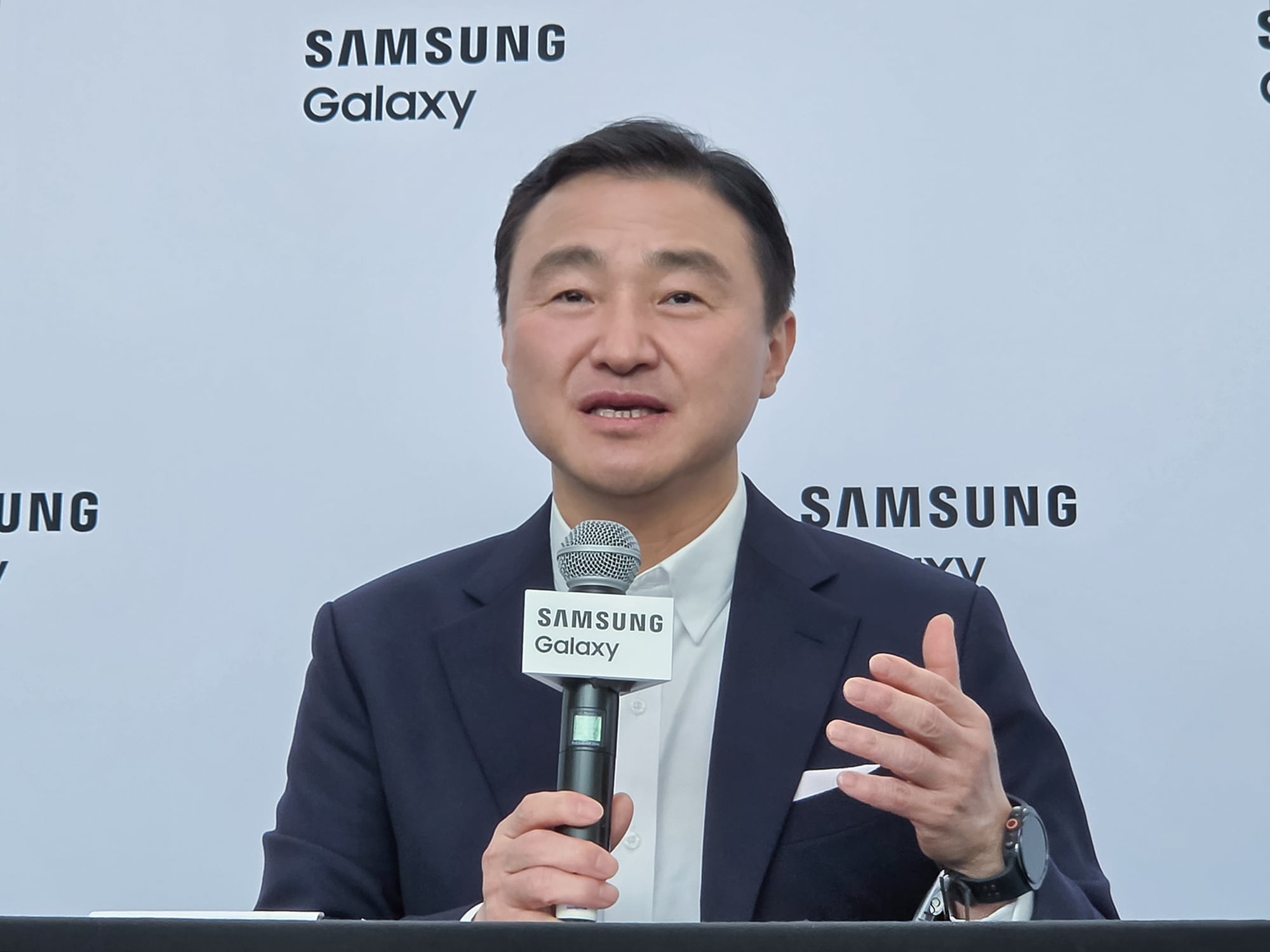 노태문 ”폴더블이 대세… 7년 기술, 하루아침에 못 따라잡아”