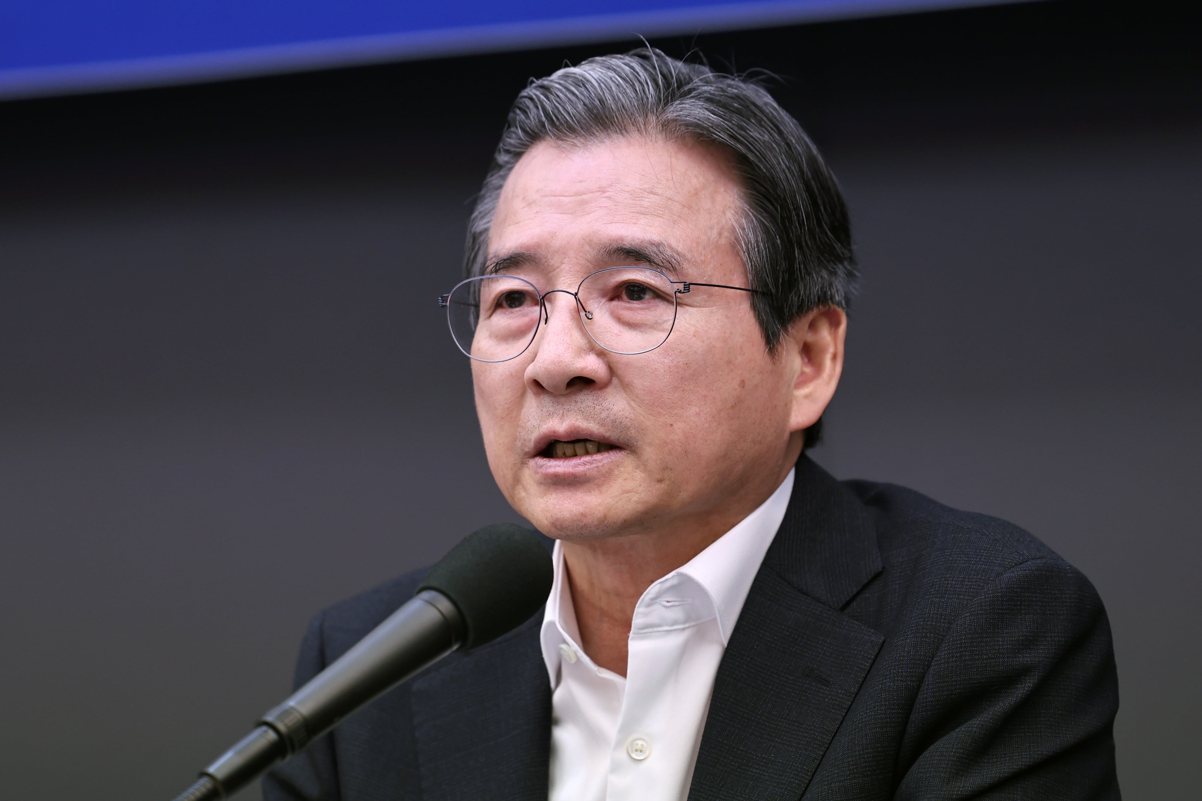 靑 “29일 발표할 반도체 투자 ‘진짜냐’ 할 정도 대규모”