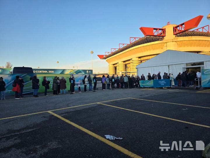 산시로 스타디움 기념품샵