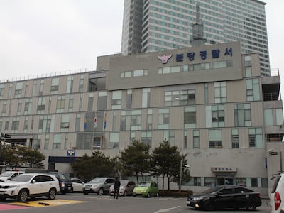 한밤중 괴한 침입해 중식당 ‘페인트·농약 테러’…경찰, 용의자 추적