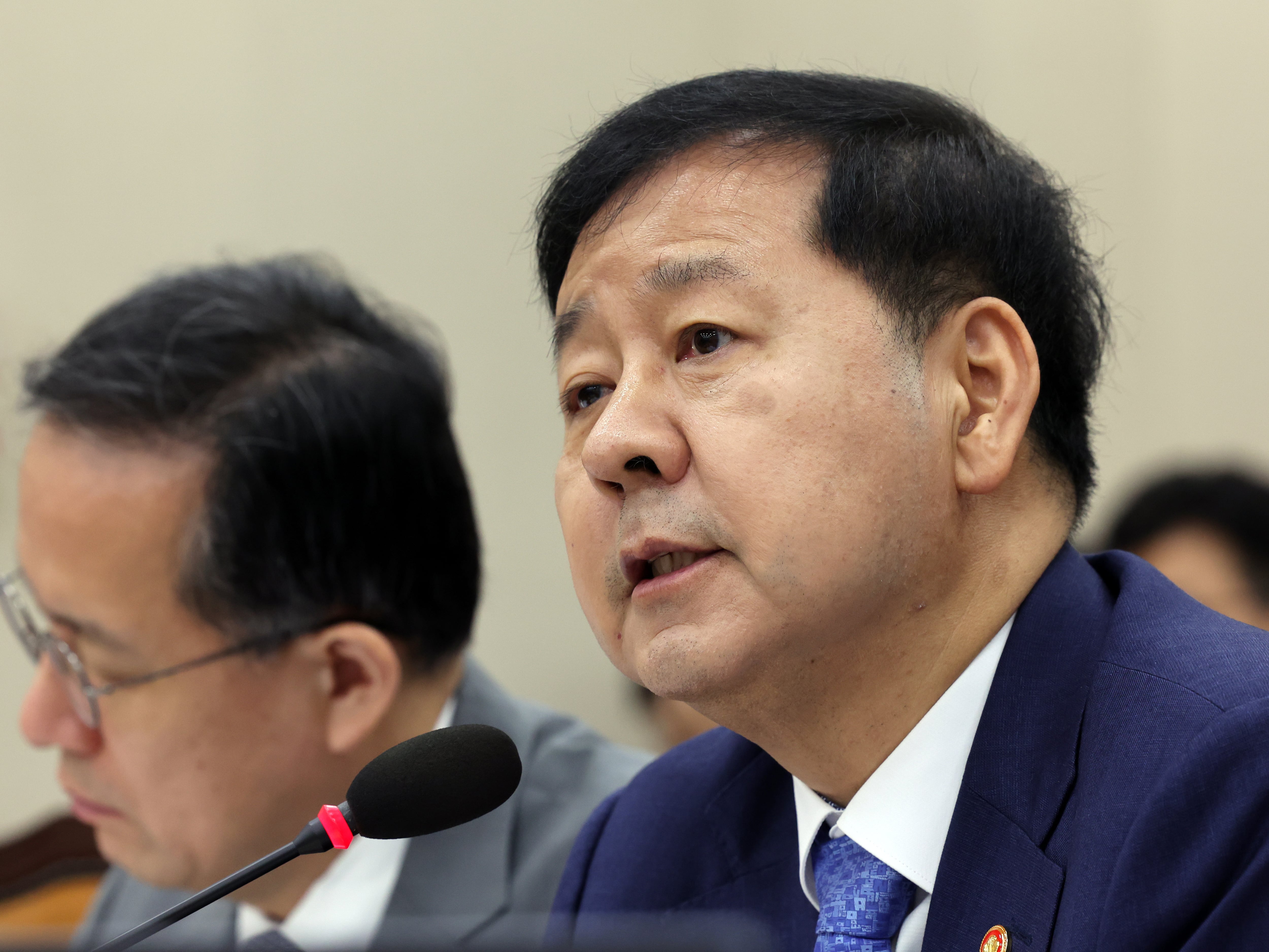 구윤철 “레버리지 상품 출시 영향 제대로 챙기지 못해 송구”