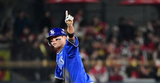 Former KIA Tigers Stars Choi, Ryu Inflict Playoff Pain on Ex-Team - 조선일보