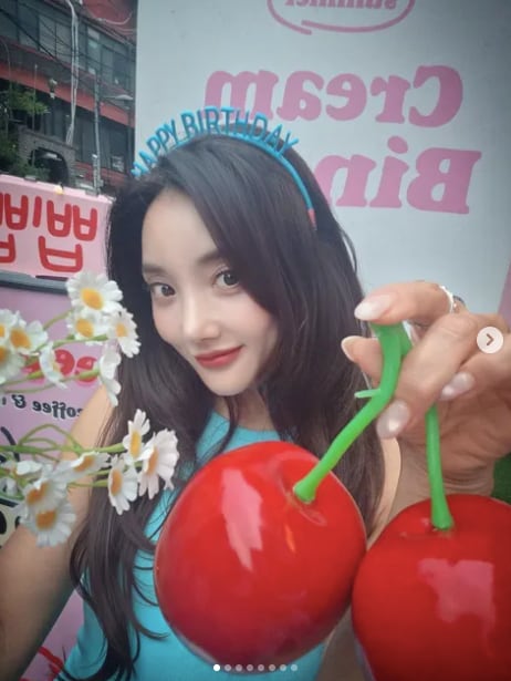 45세 바다, 점점 어려지네..얼굴만한 체리 들고 뽐낸 ‘상큼’ 비주얼