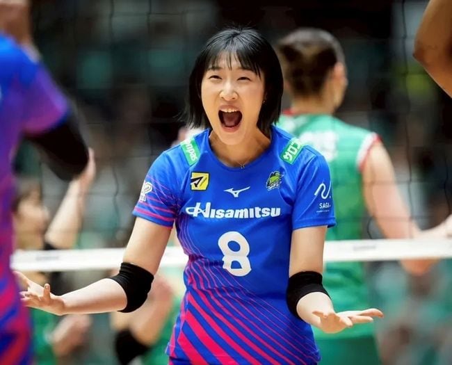 팬 선물이 얼마나 쏟아졌으면…日 여자배구 스타 “이제 그만 보내주세요”, 집에 보관할 곳이 없다 Thumbnail