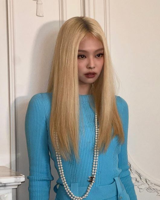 N'est-ce pas une poupée Barbie ? Blackpink Jennie, une transformation choquante en blonde