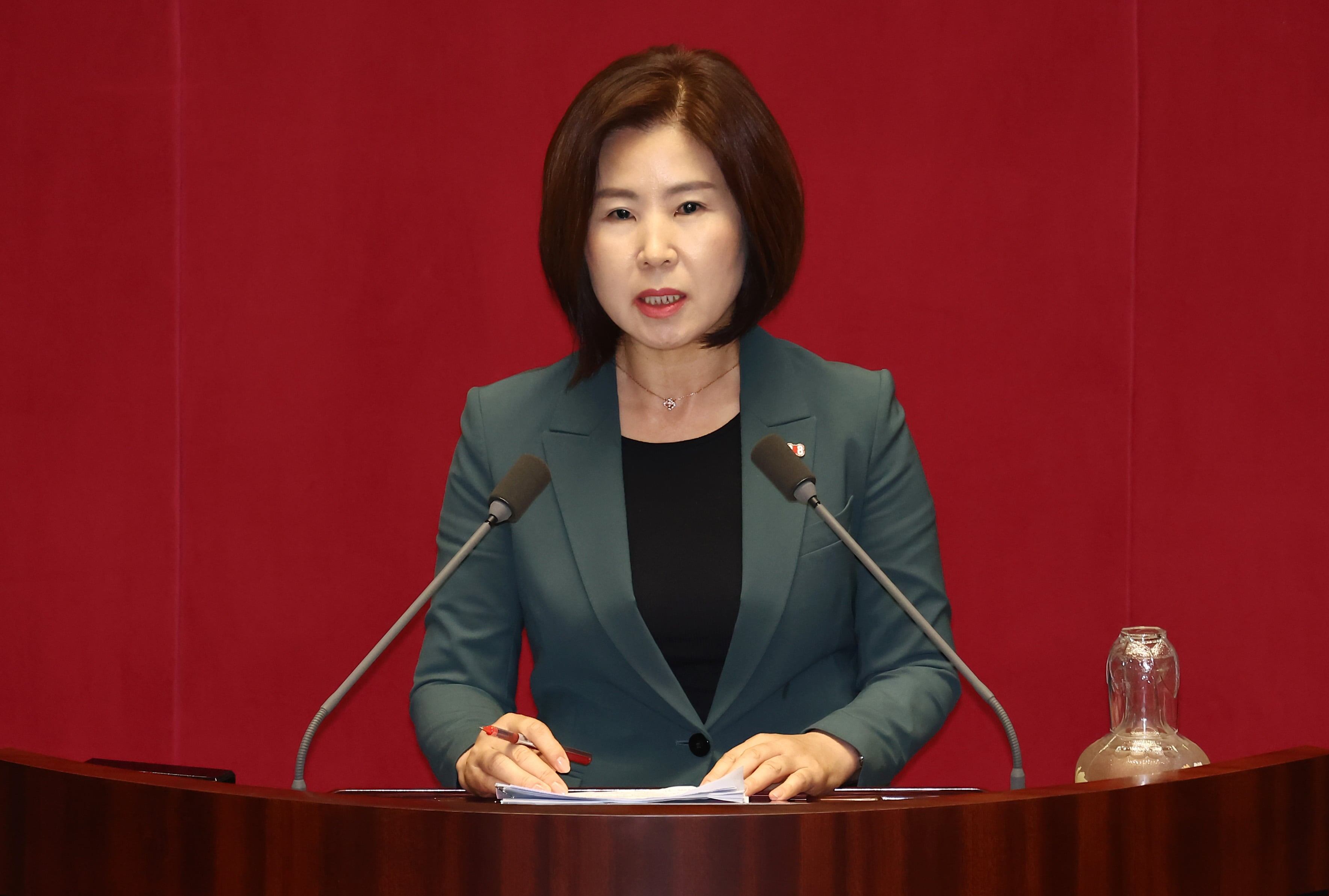 폰테크 달인 국회의원 추석 ‘떡값’ 425만원 입금…野 김미애 “송구할 따름”