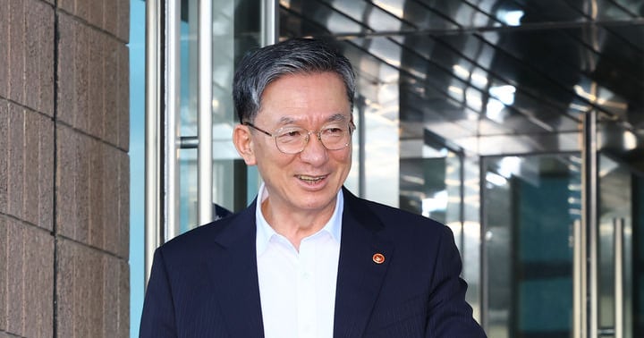 퇴임하는 정성호 법무장관 “대통령은 대법관 임명권자… 존중해 해결해...