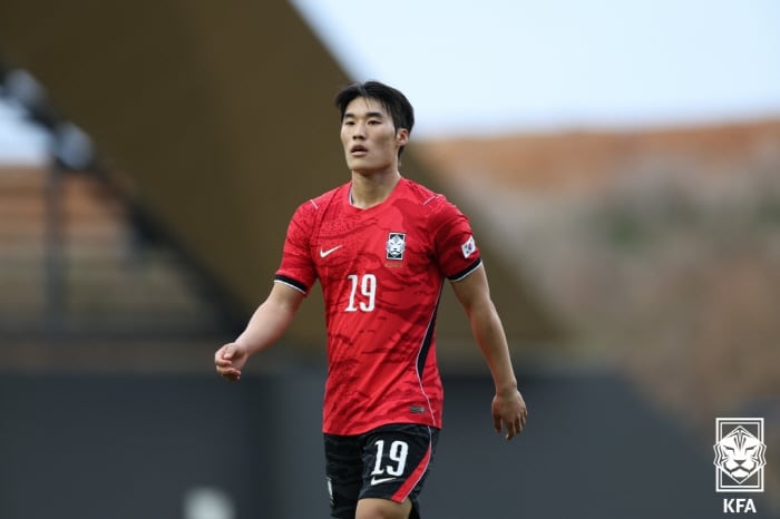 "韓 축구 웃는다!" 日 격파 시너지 '제2 이강인' 김민수 관심 폭발…스페인 구단 줄줄이 '러브콜'→잔류 가능성까지 OK!