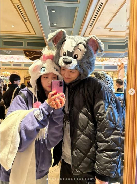 지예은♥바타, 초밀착 스킨십 커플 사진 공개됐다..열애 첫 '럽스타'