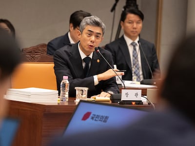 강신철 국방부 장관이 7일 서울 용산구 국방부에서 열린 국회 국방위원회의 국방부에 대한 국정감사에서 의원 질의에 답하고 있다. /연합뉴스