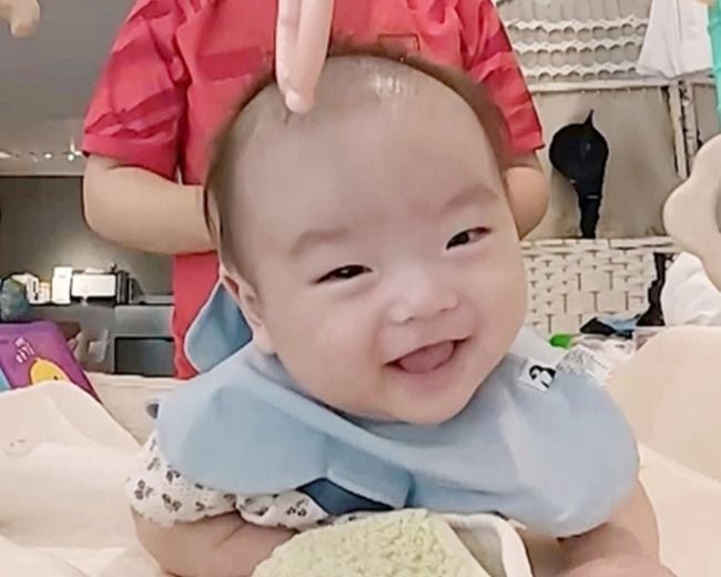 곽튜브 아들, 공무원 母닮은 놀라운 운동 신경..벌써 뒤집기 성공(슈돌)