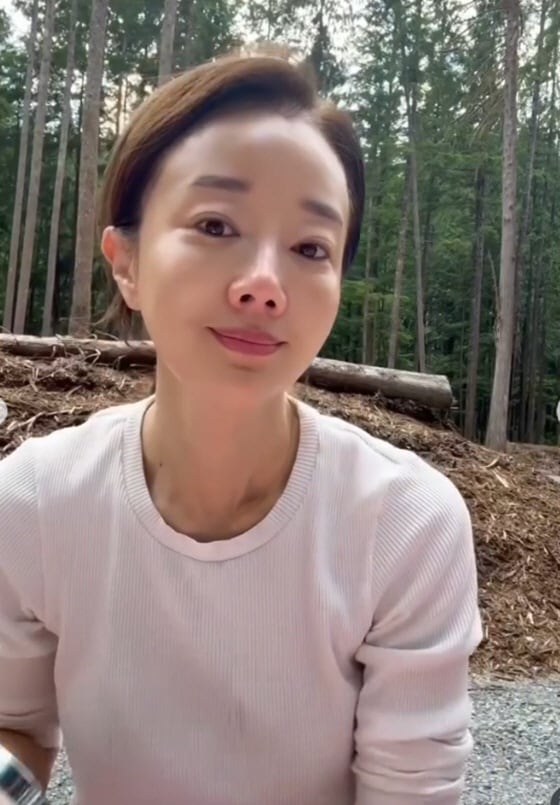 '子학폭 논란' 윤손하, 민낯으로 차박 아침…소박한 캐나다 근황
