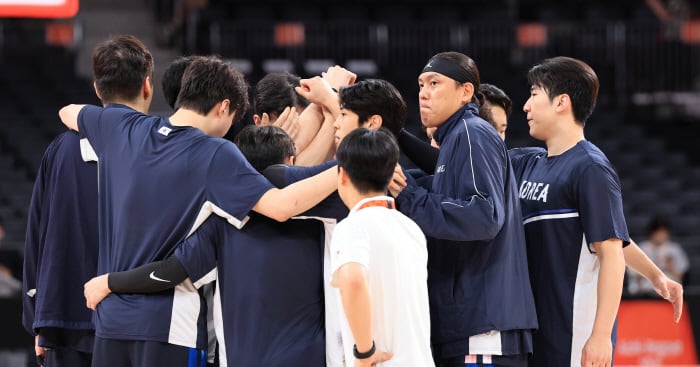 South Korea Advances to Semifinals Amid System Debate - 조선일보