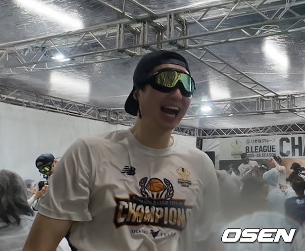 Lee Hyun-jung, Baba Praise Each Other as MVPs