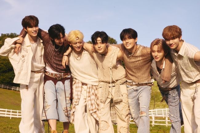 휘브, 콘셉트 포토라더니 청춘 영화 찍었네…'CHERRY PIE' 기대 UP