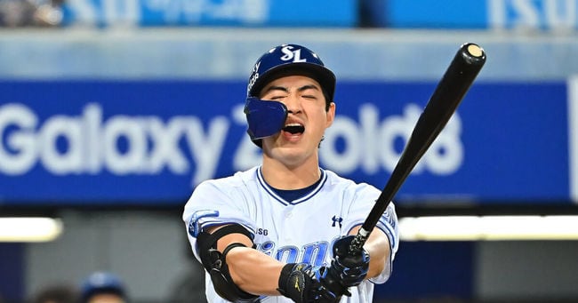 Shinhan Bank Quiz Sparks Backlash Over Koo Ja-wook Injury Question - μ‘°μ μΌλ³΄