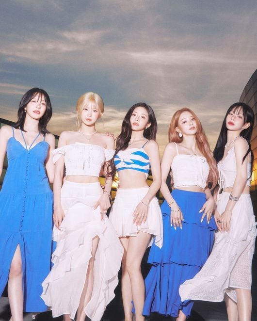 프로미스나인, 빛나는 청량 무드…서머퀸 귀환