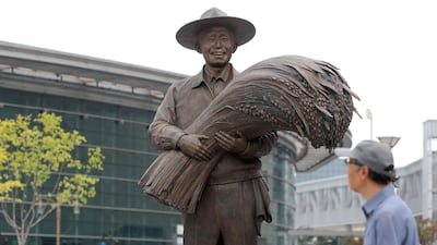 법원 “동대구역 박정희 동상 철거할 필요 없다”