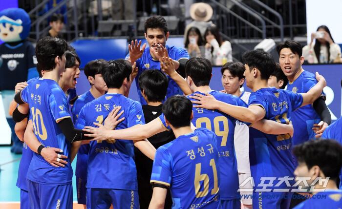 30일 장충체육관에서 열린 V리그 우리카드와 삼성화재의 경기. 승리한 우리카드 선수들이 기뻐하고 있다. 장충=박재만 기자 pjm@sportschosun.com/2026.01.30/