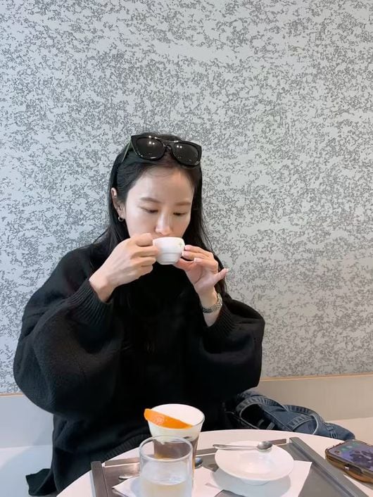 '김준호♥' 김지민, 임신 중 포착된 D라인…올블랙 차림에도 빛나는 '예비맘 미모'