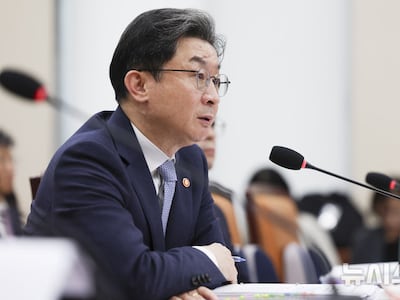 금융위, 솔리다임 美상장은 ‘중복상장’ 재확인… 이억원 “SK 주주보호 의무 충실해야”