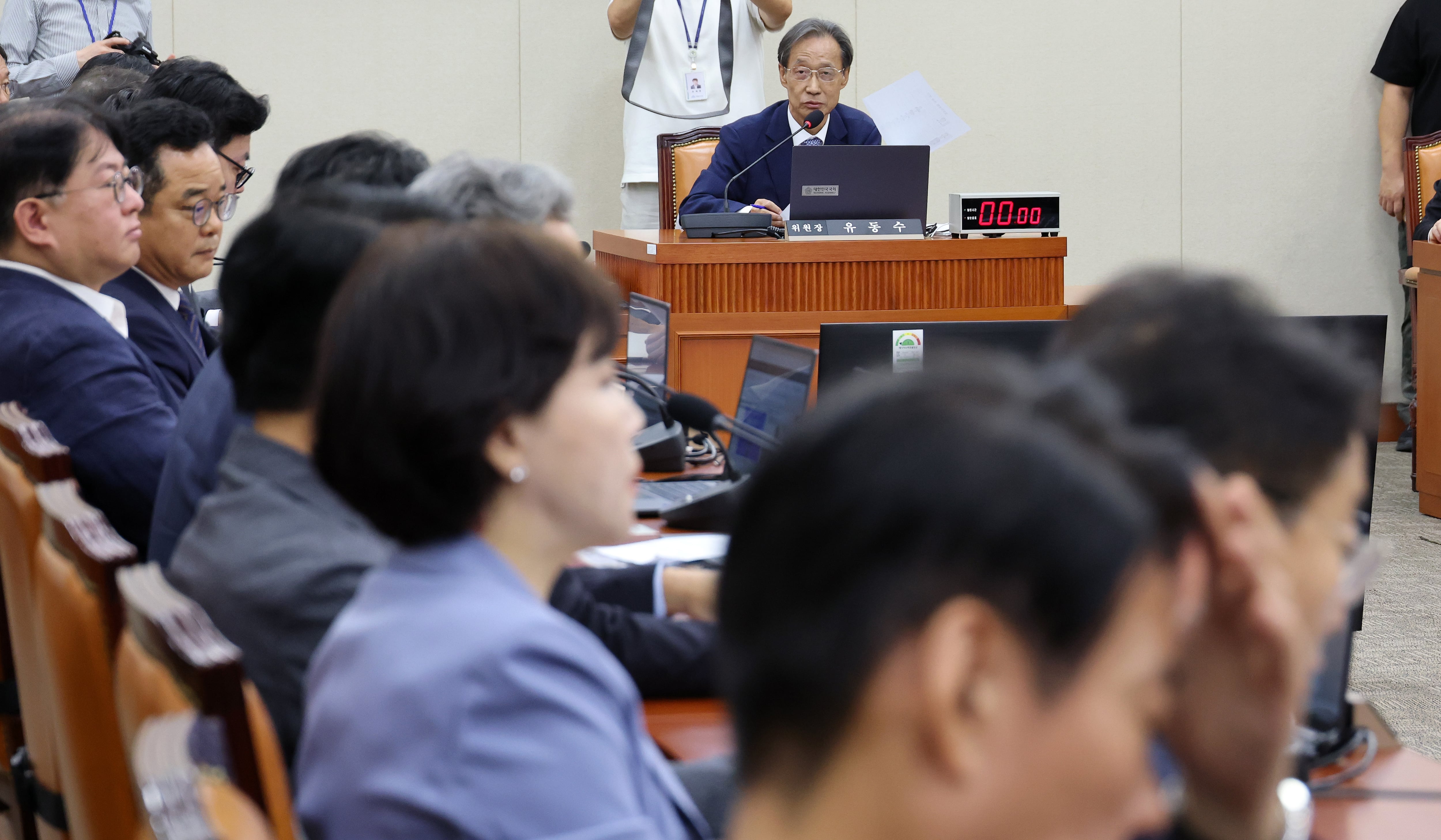 정무위, ‘홈플러스 사태’ MBK 겨냥 청문회 예고…“야당 협조 어려우면 우리끼리라도 해야”