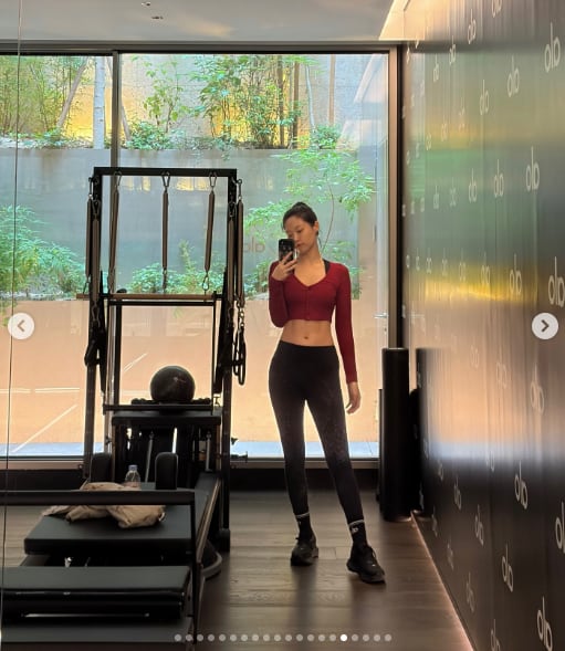 ‘167cm·47kg’ 설현, 선명한 복근에 완벽 레깅스핏..점점 ‘뼈말라’ 여신