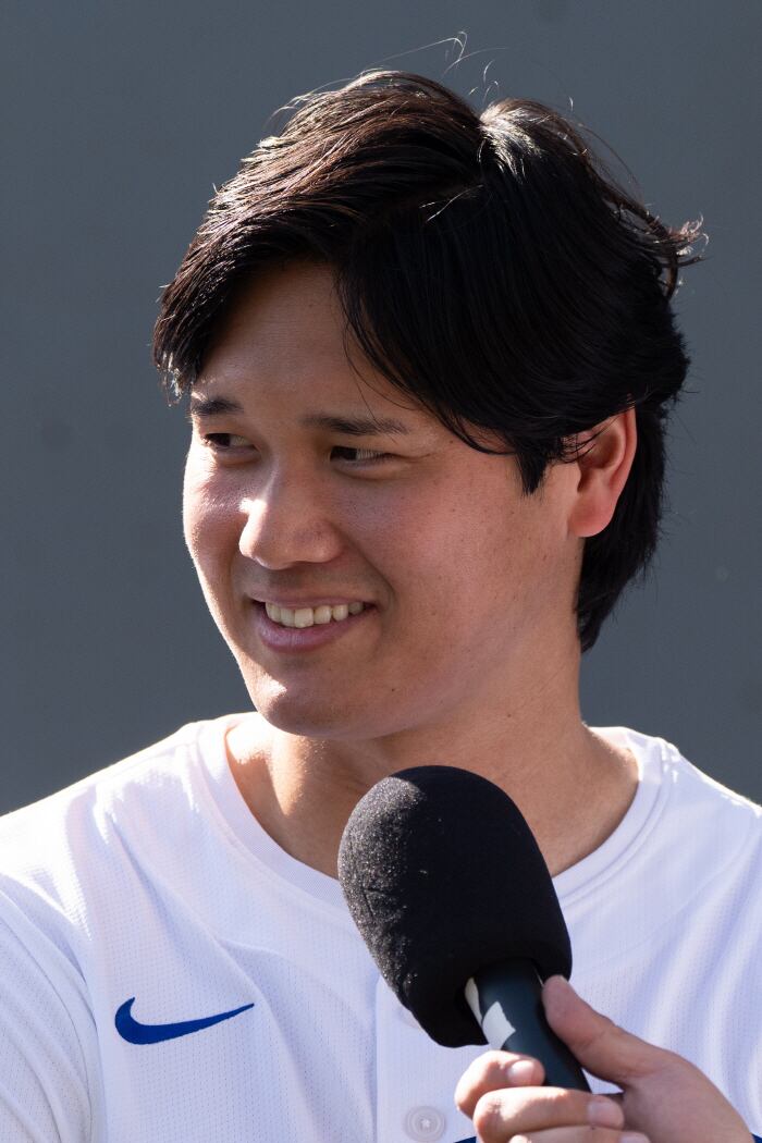 Los Angeles Dodgers two-way player Shohei Ohtani talks to a reporter during DodgerFest at Dodger Stadium in Los Angeles, Saturday, Jan. 31, 2026. (AP Photo/Jae C. Hong)<저작권자(c) 연합뉴스, 무단 전재-재배포, AI 학습 및 활용 금지>