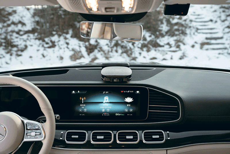 엑스크라프트의 차량용 무선충전기는 멋지고 편안한 휴대폰 거치대입니다. /엑스크라프트