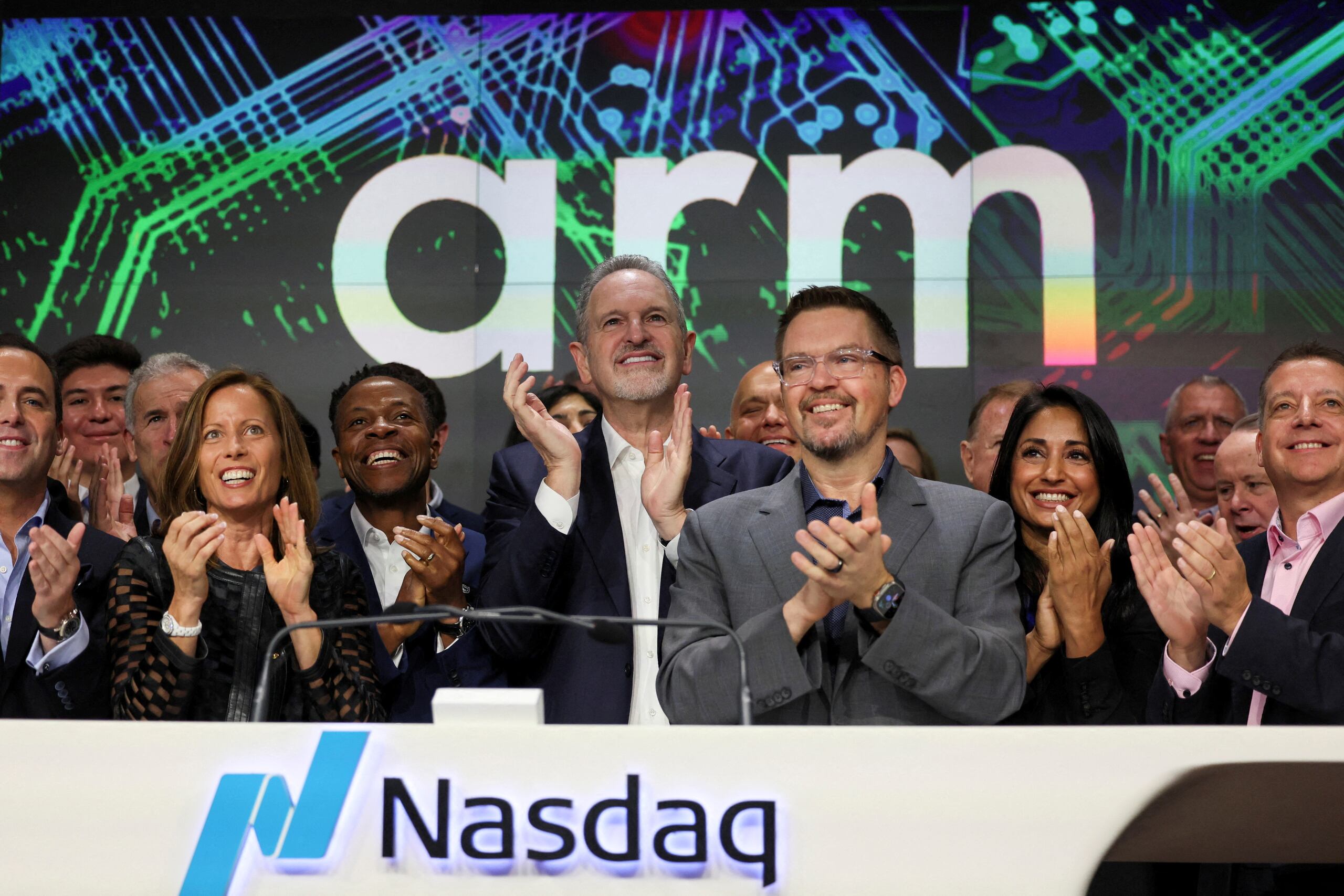 英 반도체 기업 ARM, 상장 후 첫 실적 발표…주가는 8% 넘게 급락