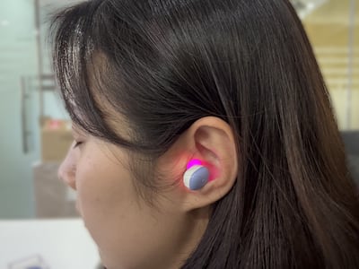 면봉으로 귀 후비면 자칫 치명적, 샤워 후 ‘적색빛 케어’ 귀 건강에 온 변화