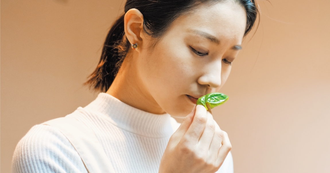 Aging Olfactory Decline Linked to Health Risks - 조선일보