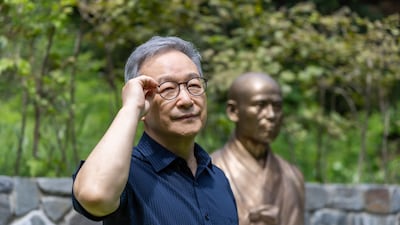 “詩 너무 많이 썼나 자괴감 들 무렵 날아온 수상 소식… 큰 위로 돼”