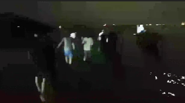 지난 2024년 8월, 재중 탈북 여성 13명과 어린이 2명이 동남아와 국경을 접한 중국 윈난성 쿤밍에서 탈출을 시도하다 중국 공안에 체포됐다. 이들은 쾌속정을 타고 이동할 계획이었으나, 탑승 직전 붙잡힌 것으로 전해졌다. 쿤밍은 동남아를 거쳐 한국으로 향하는 탈북민들의 주요 경유지 가운데 하나로 꼽힌다./겨레얼통일연대