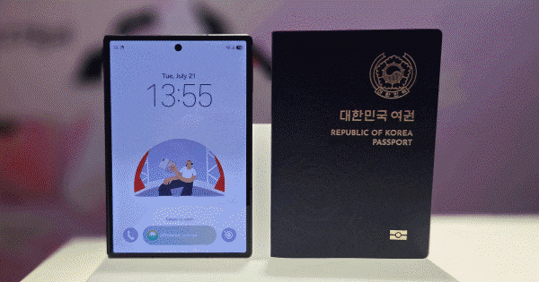 Samsung Galaxy Z Fold8 Pre-Sales Cross 2.7 Lakh Units