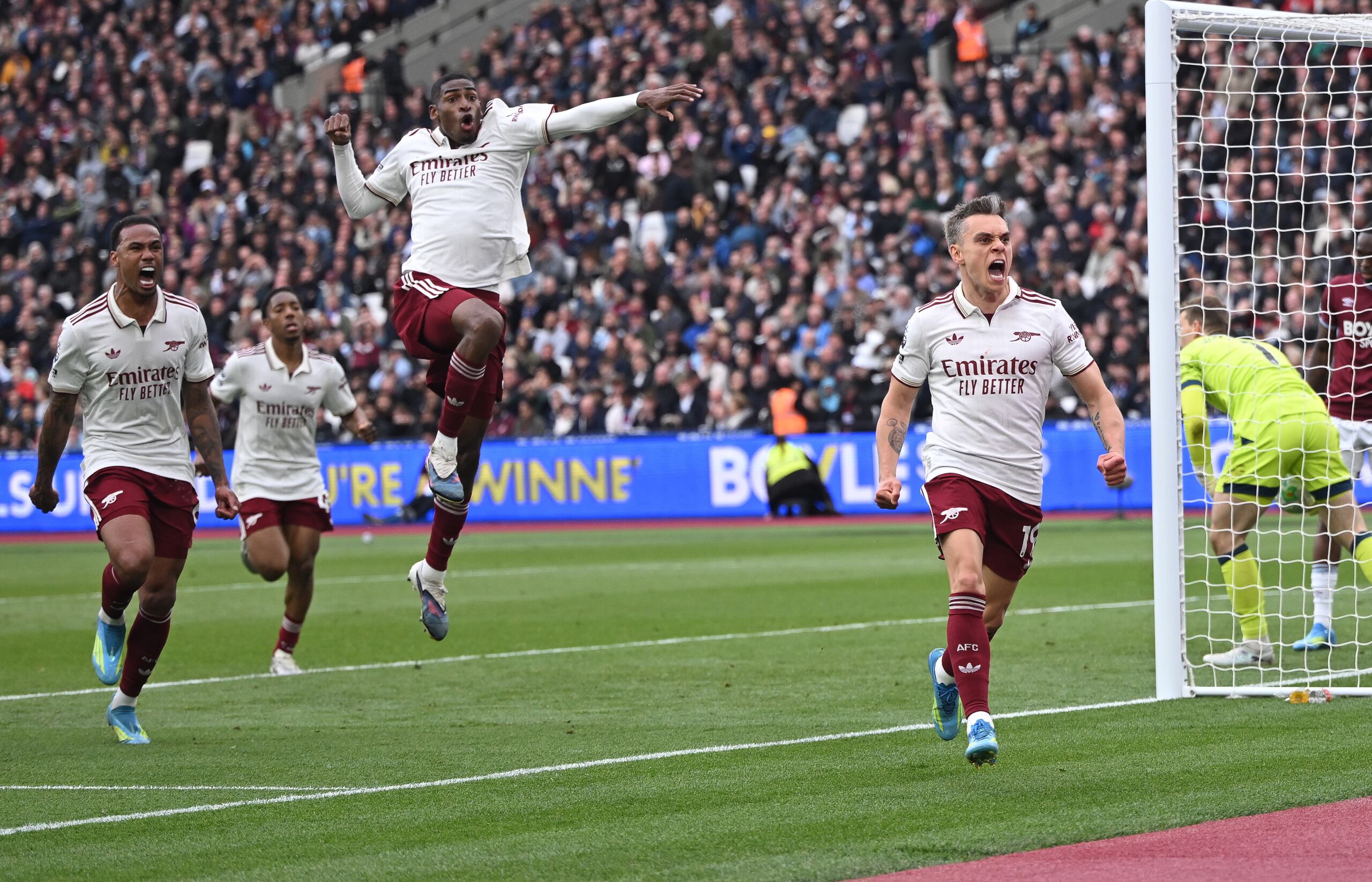 Arsenal Edges West Ham via VAR, Extends Title Lead