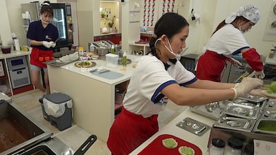 웃으려고 틀었는데… 왜 이리 지치죠?