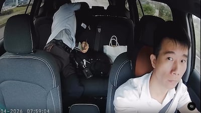 Korean Passenger’s Pocket Money Gesture to Vietnamese Taxi Driver’s Daughter Goes Viral