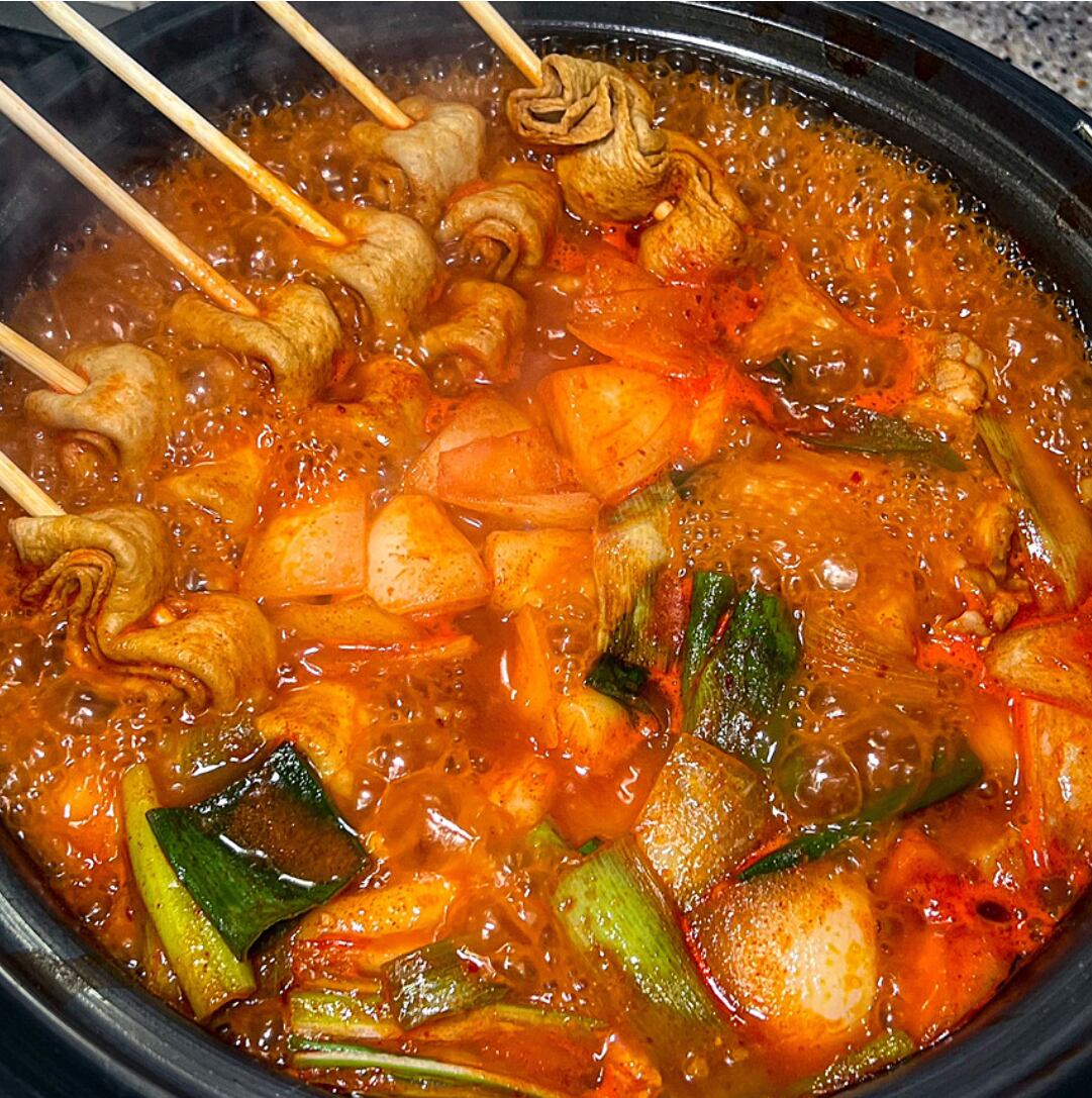 출장용접 – 골뱅이에 닭볶음, 어묵탕이 이렇게까지 다채로울 수 있나