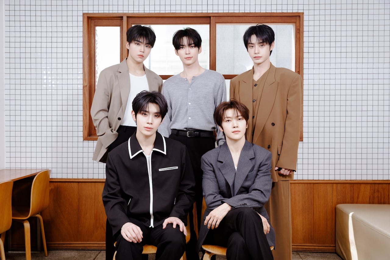 Zerobaseone Transforms to Five-Member 'TOP5' Amid Emotional Farewell Zerobaseone Transforms to Five-Member 'TOP5' Amid Emotional Farewell