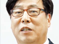 “신경 쓰게 해서 미안” 법정서 다시 만난 大尹·小尹